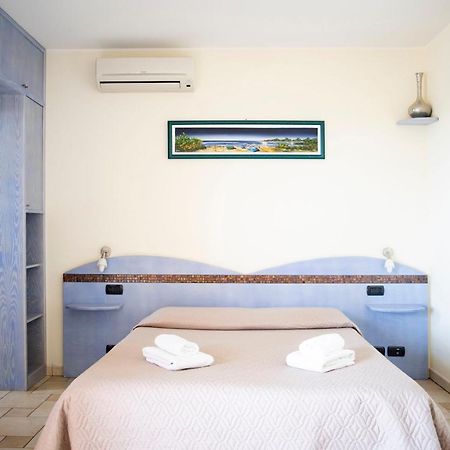 Il Fenicottero Hotell Quartu SantʼElena Exteriör bild