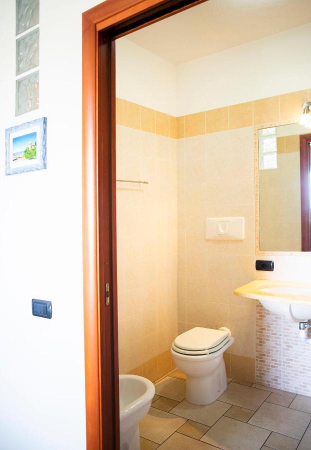 Il Fenicottero Hotell Quartu SantʼElena Exteriör bild