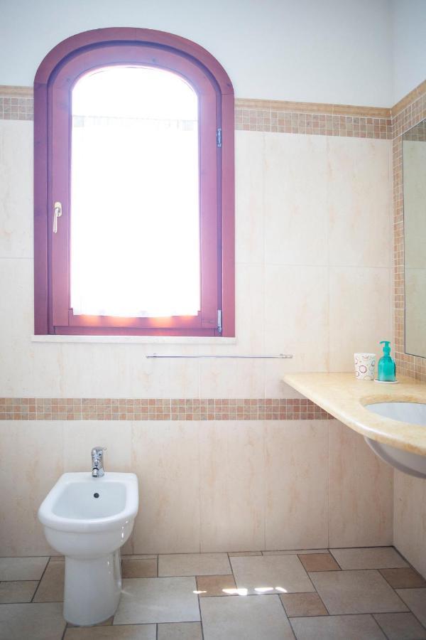 Il Fenicottero Hotell Quartu SantʼElena Exteriör bild