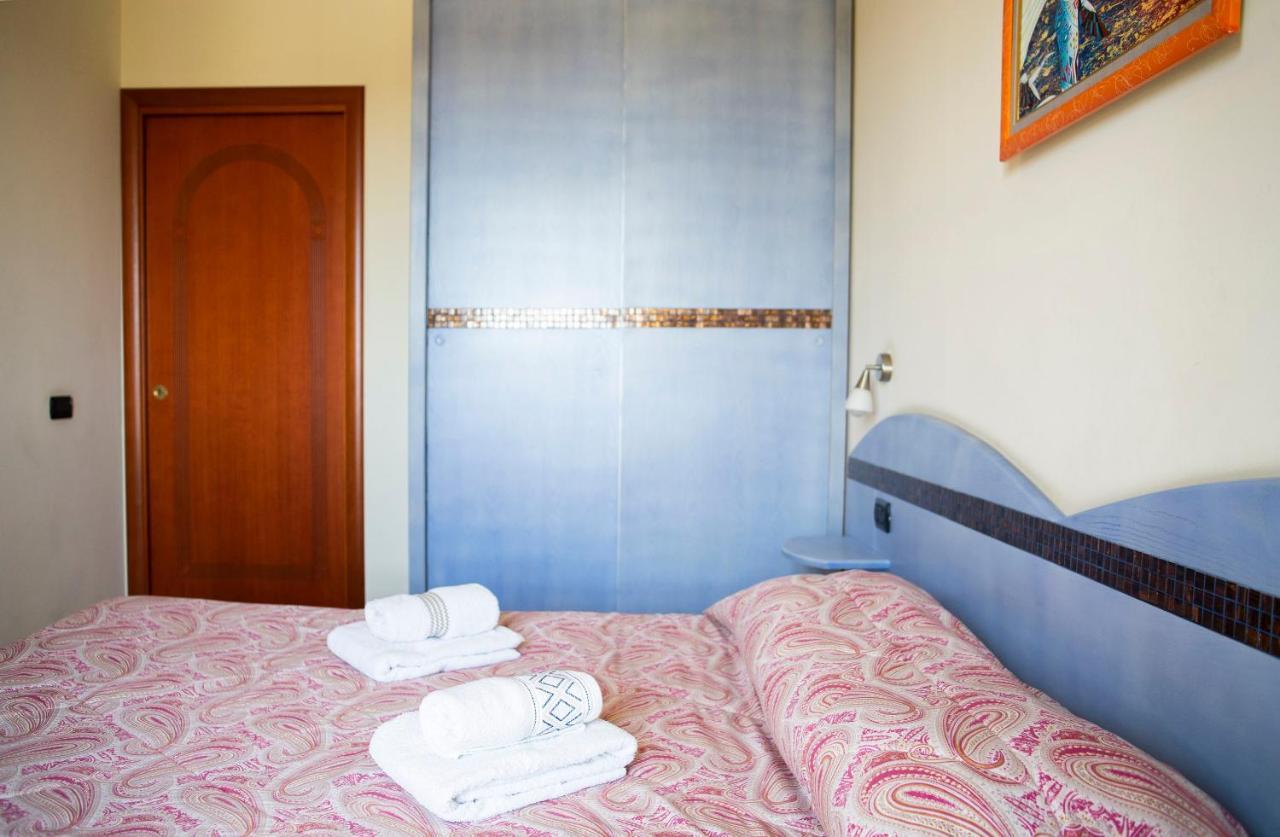 Il Fenicottero Hotell Quartu SantʼElena Exteriör bild